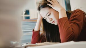 Os exames nacionais aproximam-se e, em muitas famílias, começa a surgir ansiedade, pressão e dúvidas. A verdade é que bons resultados não vêm do stress, mas sim de organização, método e confiança.